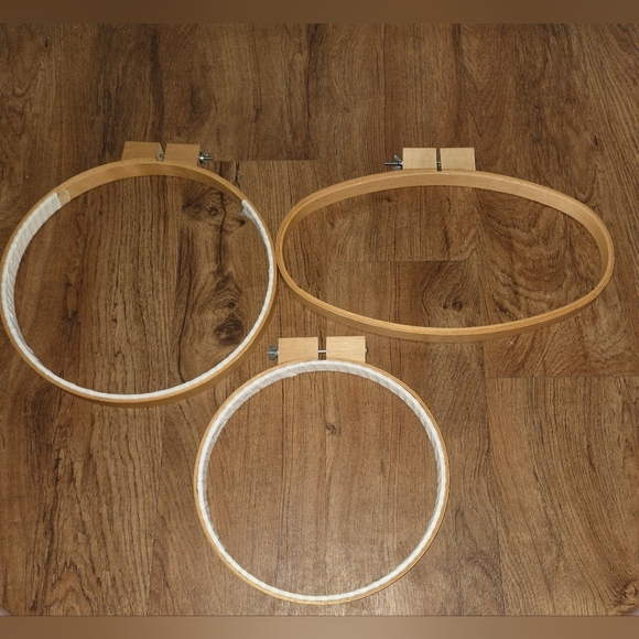 Wooden Quilting Embroidery Hand Sewing Hoops Wing Nut Lot of 3 Taiwan - Picture 1 of 7